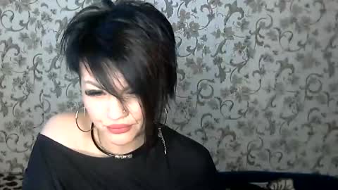 Snapshot of black_hot_01 chatting on October 20, 2025, 6:25 am black_hot_01 online show from October 20, 2025, 6:25 am