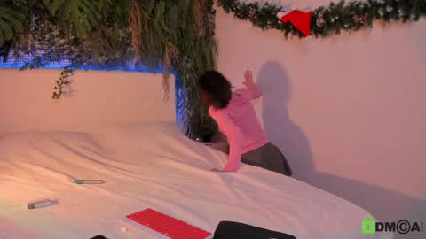 Jenny online show from December 17, 2024, 4:43 pm