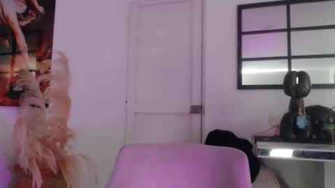 Snapshot of black_latina1 chatting on October 25, 2025, 3:18 pm luisa  online show from October 25, 2025, 3:18 pm
