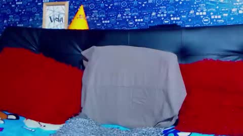 duglas online show from December 5, 2025, 5:42 pm