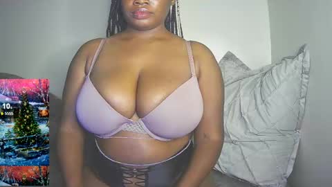 black_sexyfish online show from February 12, 2025, 4:33 am