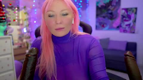 Snapshot of blackedbarbie chatting on February 24, 2025, 12:59 pm Alice online show from February 24, 2025, 12:59 pm
