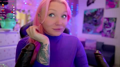 Snapshot of blackedbarbie chatting on March 7, 2025, 6:43 pm Alice online show from March 7, 2025, 6:43 pm