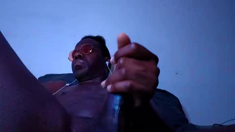Snapshot of blackfrance44 chatting on December 11, 2024, 2:30 am blackfrance44 online show from December 11, 2024, 2:30 am