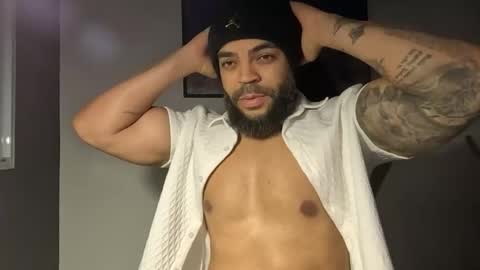 Macauly online show from October 28, 2025, 10:45 pm