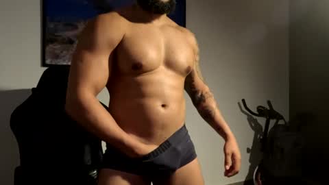 Macauly online show from October 29, 2025, 9:49 pm