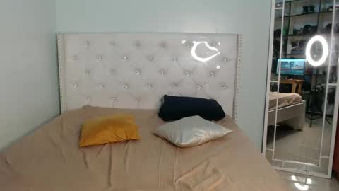 Cleo online show from April 28, 2026, 10:48 pm
