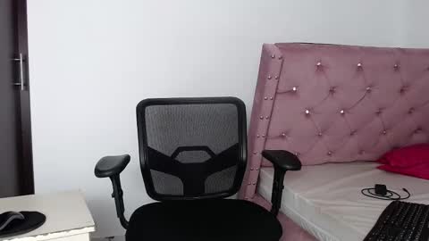 Twtter 1MikeBeckford            Onlyfns beckfordmike online show from March 3, 2025, 11:33 am