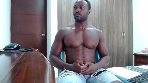 Snapshot of blacknikes chatting on May 19, 2026, 8:04 pm Twtter 1MikeBeckford Onlyfns beckfordmike online show from May 19, 2026, 8:04 pm