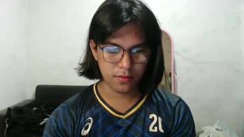 Ellez online show from March 2, 2025, 7:45 pm