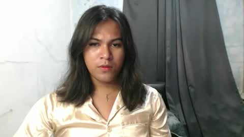 Ellez online show from September 23, 2025, 4:21 pm