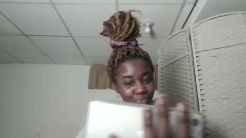 Snapshot of blackqueen888 chatting on March 5, 2025, 4:35 pm blackqueen888 online show from March 5, 2025, 4:35 pm