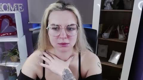 Z O E Y online show from March 9, 2026, 5:44 am