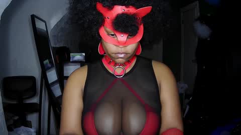 Queen Siren online show from December 10, 2024, 1:43 am