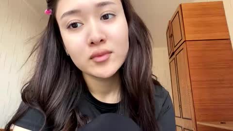 Mila online show from March 18, 2026, 7:22 am