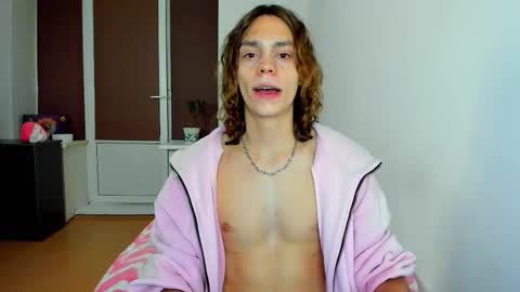 Snapshot of blazet0ne chatting on October 1, 2025, 4:02 pm David online show from October 1, 2025, 4:02 pm