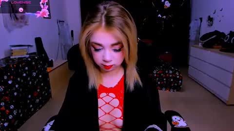 Nicole online show from November 11, 2025, 10:15 am