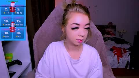 Nicole online show from December 21, 2025, 8:21 am