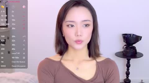 YoYo online show from November 25, 2025, 4:45 am