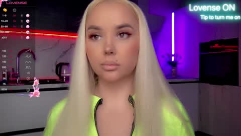 Lana online show from January 22, 2025, 8:07 am