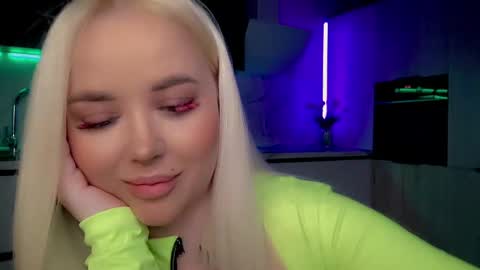 Lana online show from March 6, 2025, 9:14 am