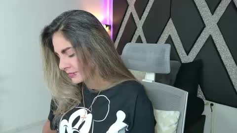 alejandra online show from July 8, 2026, 5:01 am