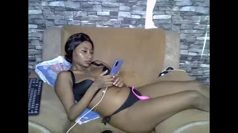 blonde_creamy online show from April 21, 2026, 1:42 am