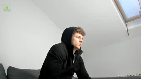 Snapshot of blonde_fit_lad chatting on April 4, 2026, 5:06 am Loris online show from April 4, 2026, 5:06 am