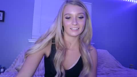Blonde Stella online show from January 8, 2025, 12:06 am