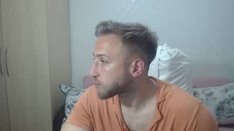 Mr Blond online show from May 17, 2026, 9:22 pm
