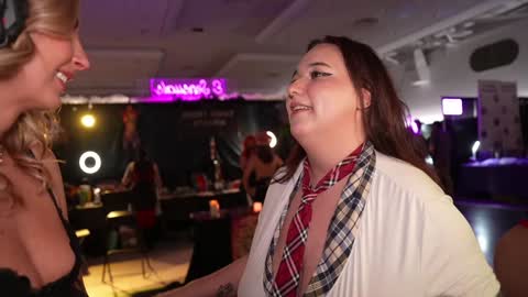 Snapshot of blondefoxsilverfox chatting on February 1, 2025, 2:16 am blondefoxsilverfox online show from February 1, 2025, 2:16 am