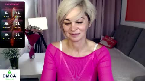 Snapshot of blondemommy_77 chatting on June 6, 2026, 4:12 pm Lola online show from June 6, 2026, 4:12 pm