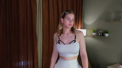 Snapshot of blondensinful chatting on June 12, 2026, 8:35 am blondensinful online show from June 12, 2026, 8:35 am