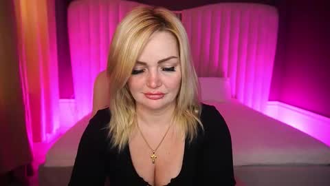 Blonde online show from October 6, 2025, 7:06 am