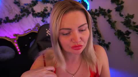 Blonde online show from October 20, 2025, 7:31 am
