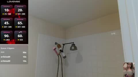 Snapshot of blondiebubblebooty chatting on May 3, 2026, 8:48 pm Bubbles online show from May 3, 2026, 8:48 pm