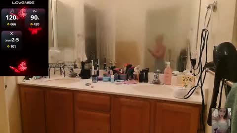 Snapshot of blondiebubblebooty chatting on May 11, 2026, 3:45 am Bubbles online show from May 11, 2026, 3:45 am