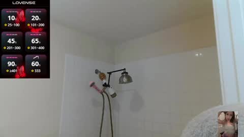Snapshot of blondiebubblebooty chatting on May 12, 2026, 9:45 pm Bubbles online show from May 12, 2026, 9:45 pm