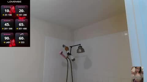 Snapshot of blondiebubblebooty chatting on May 14, 2026, 9:21 pm Bubbles online show from May 14, 2026, 9:21 pm