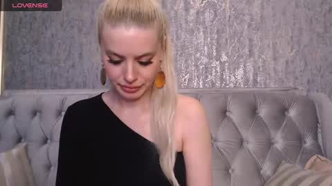 Snapshot of blondiestarxxx chatting on January 17, 2025, 1:04 am Helen online show from January 17, 2025, 1:04 am