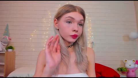Snapshot of blondy_fina chatting on February 3, 2026, 6:40 am blondy_fina online show from February 3, 2026, 6:40 am