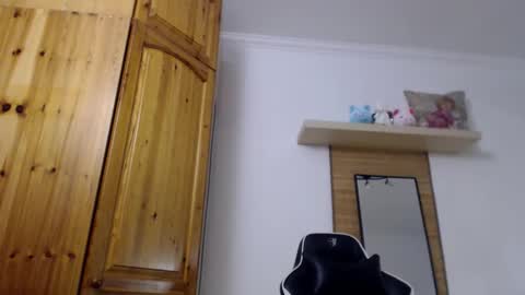 Snapshot of blondyelena chatting on November 1, 2025, 7:54 am blondyelena online show from November 1, 2025, 7:54 am