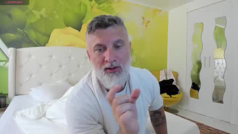 Nico online show from March 25, 2026, 1:06 pm