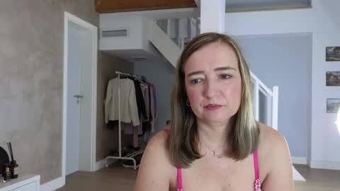 Snapshot of blue_angel_sweet chatting on October 20, 2025, 3:40 am blue_angel_sweet online show from October 20, 2025, 3:40 am