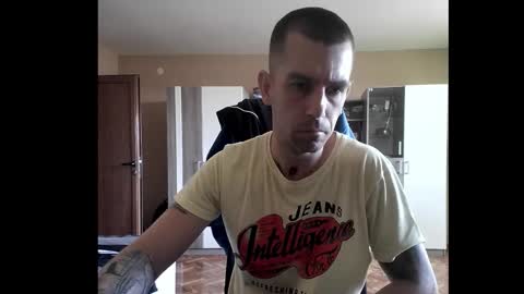 Runaway online show from November 1, 2025, 2:19 pm