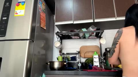 Alice bleu for friends  online show from February 13, 2026, 6:59 pm