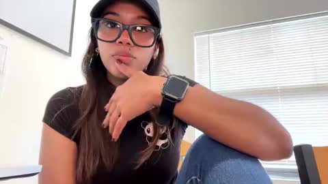 blueaby1 online show from September 27, 2025, 3:06 pm