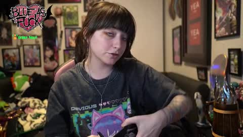 Blue online show from February 13, 2026, 3:02 am