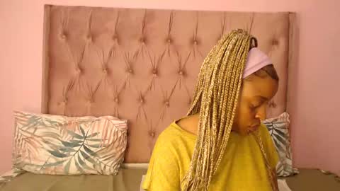 Snapshot of bluedi622952 chatting on March 9, 2025, 9:02 am Tee online show from March 9, 2025, 9:02 am