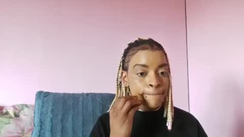 Snapshot of bluedi622952 chatting on September 12, 2025, 11:54 am Tee online show from September 12, 2025, 11:54 am